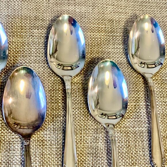 7 Rogers & Bros Reinforced Plate DAYBREAK ELEGANT LADY Teaspoons 6 1/8" - Picture 5 of 11